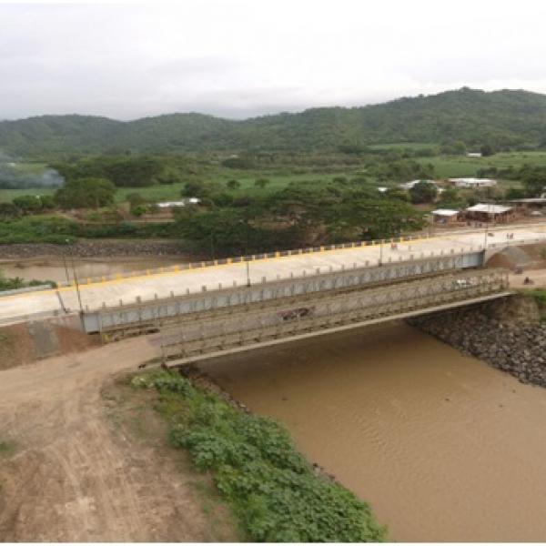 Puente sobre el Río 